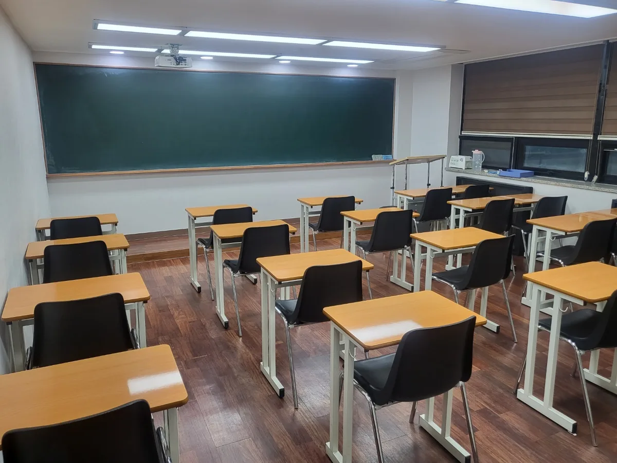 남구 매암동 학원 컴퓨터실 장비 주변 정밀 위생청소 사례 - 행진크린